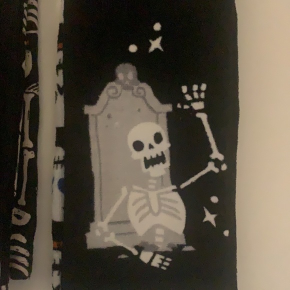 Halloween Target Hyde and Eek (2) Pack Kitchen Towels (2) pack Hand Towelsz - Picture 4 of 7